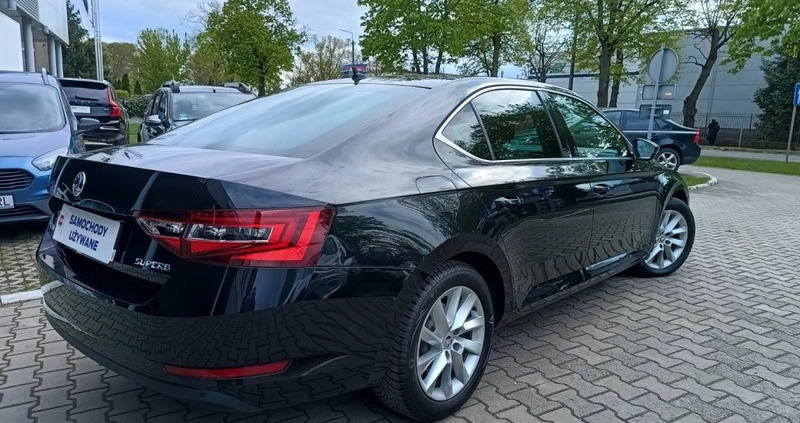 Skoda Superb cena 99900 przebieg: 121100, rok produkcji 2019 z Szczecin małe 596
